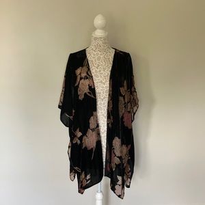 DR2 Kimono Black with Sheer Floral M/L